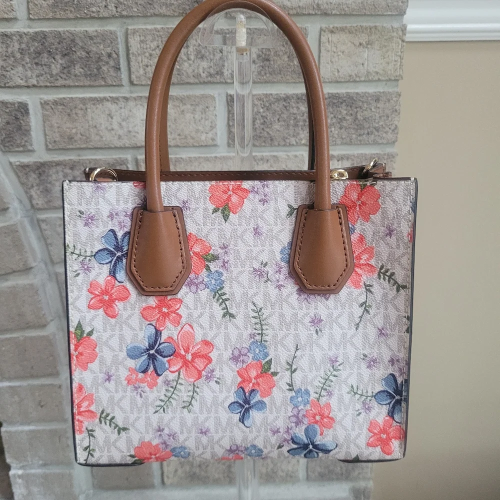 Like New MICHAEL KORS MERCER MEDIUM FLORAL LOGO ACCORDION CROSSBODY BAG